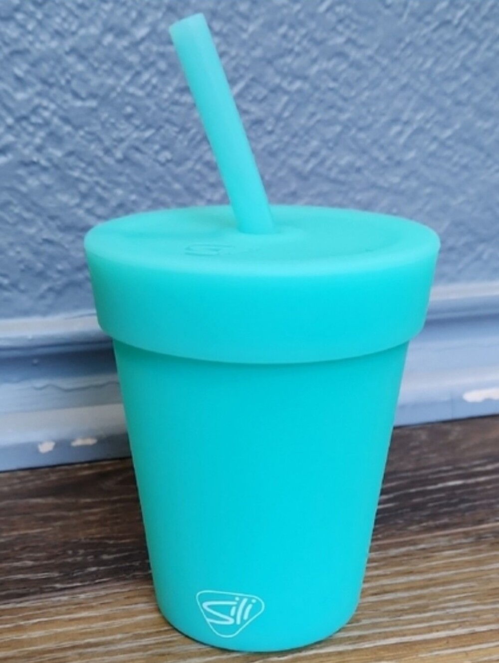 NWOT RETIRED Silipint 8 oz Kids Straw Tumbler Aqua Blue Turquoise